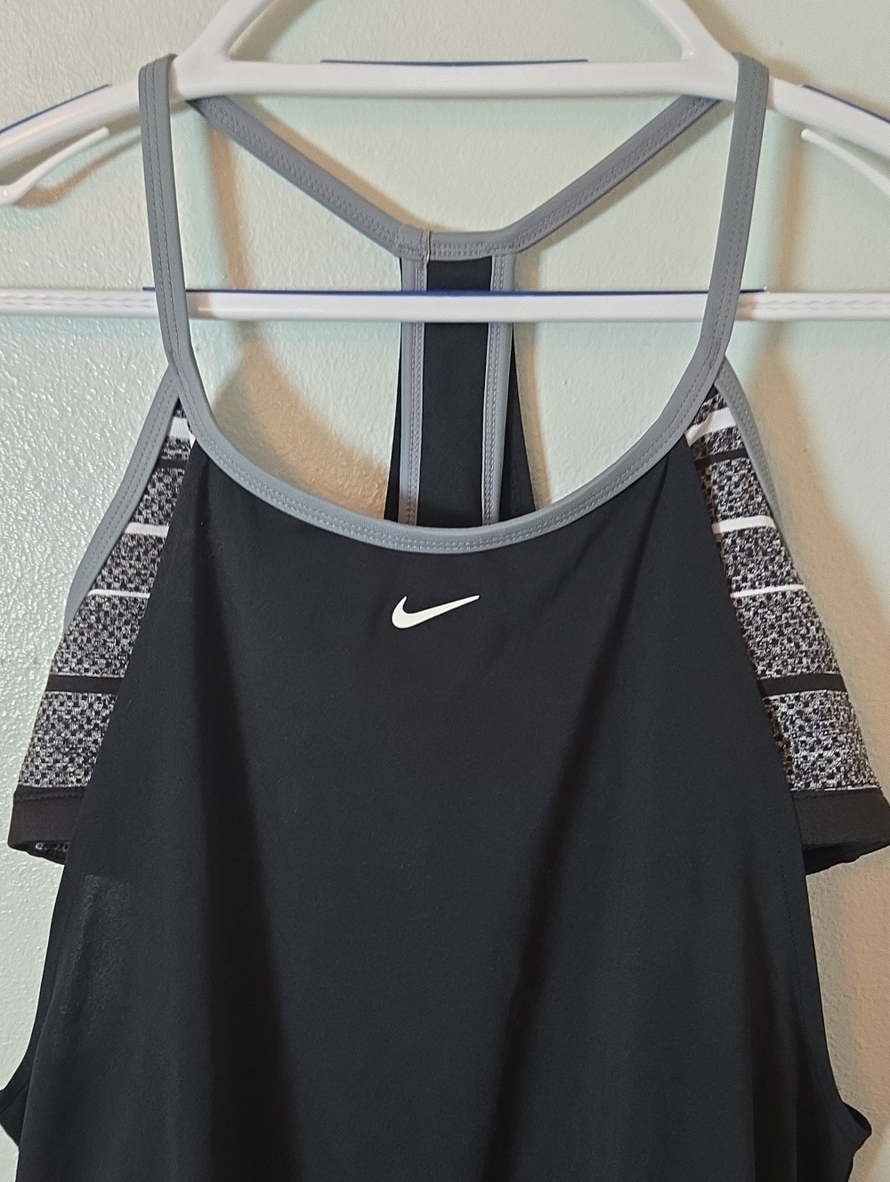 Nike | Black And Gray Bra Tank Set Size Large - Picture 2 of 8